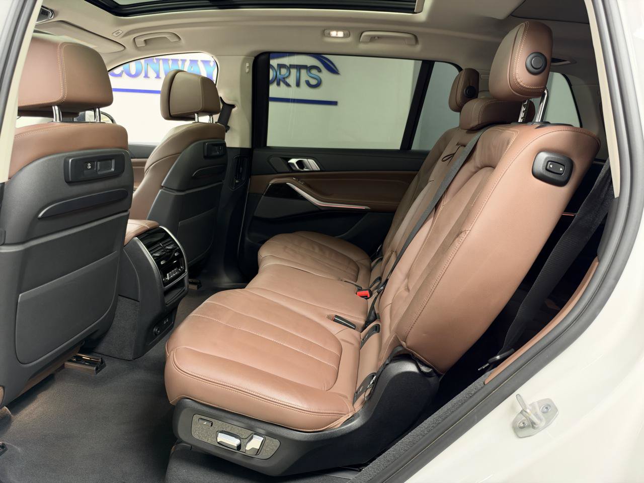 Used 2021 BMW X7 xDrive40i w/ Premium Package AWD/4WD image 31