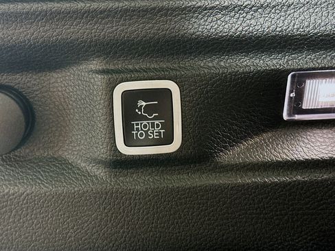 Used 2021 Jeep Grand Cherokee L Limited w/ Luxury Tech Group II image 31