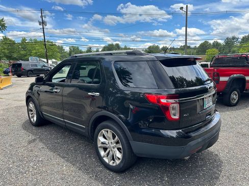 Used 2014 Ford Explorer XLT AWD/4WD image 2