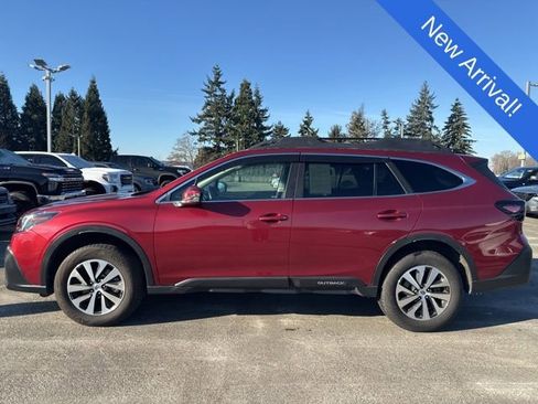 Used 2022 Subaru Outback Premium image 6