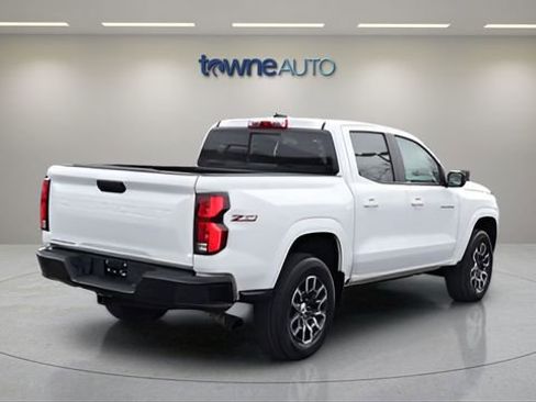 Used 2023 Chevrolet Colorado Z71 w/ Z71 Convenience Package 2 AWD/4WD image 5