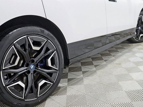 Used 2023 BMW iX xDrive50 w/ Premium Package image 12