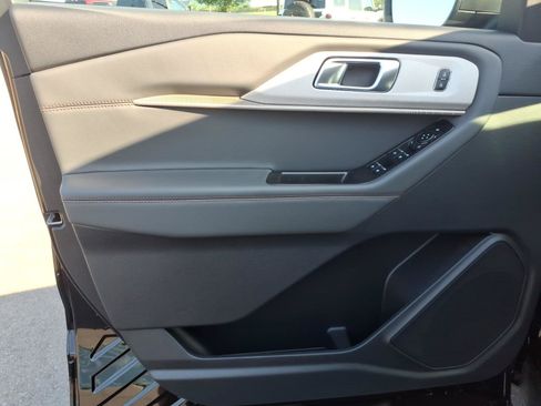 New 2026 Ford Explorer Active RWD image 12