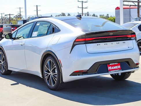 New 2026 Toyota Prius XLE image 5