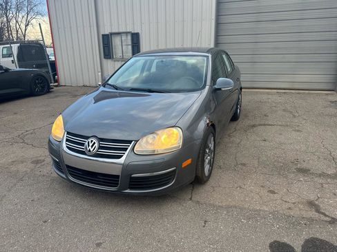 Used 2009 Volkswagen Jetta S FWD image 2