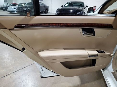 Used 2011 Mercedes-Benz S 550 image 24