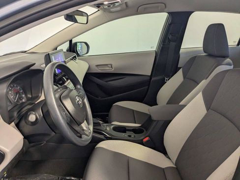 Used 2025 Toyota Corolla LE w/ LE Premium Package FWD image 8