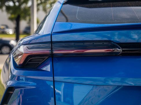 Used 2022 Lamborghini Urus image 11