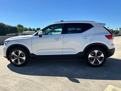 Certified 2024 Volvo XC40 B5 Plus w/ Climate Package AWD/4WD image 5