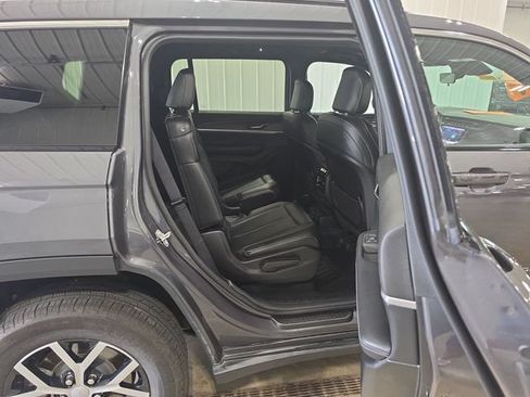 Used 2025 Jeep Grand Cherokee L Limited w/ Trailer Tow Package AWD/4WD image 30
