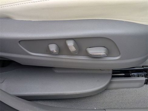 Used 2025 Cadillac XT6 Premium Luxury image 39