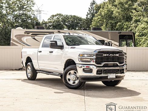 Used 2026 RAM 2500 Tradesman AWD/4WD image 3