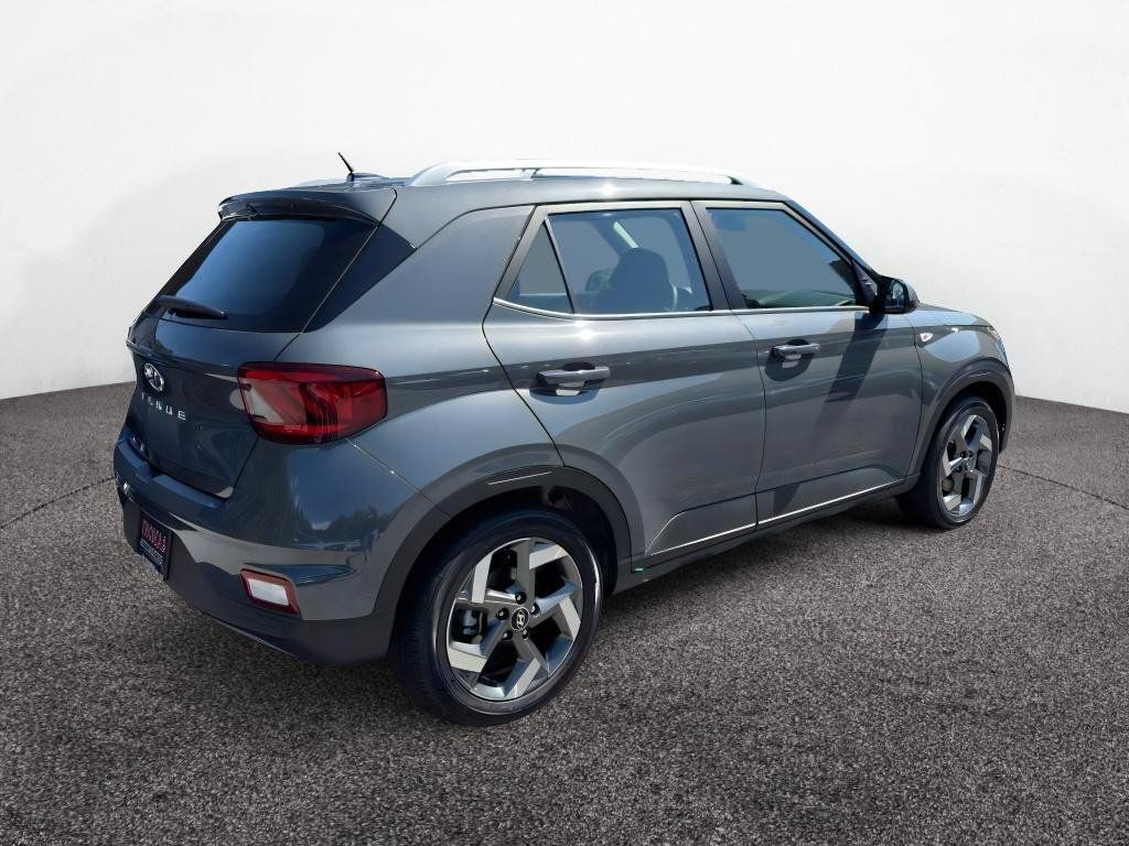 New 2026 Hyundai Venue SEL FWD image 4