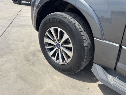 Used 2017 Ford Expedition XLT AWD/4WD image 8