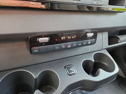 Used 2024 Mercedes-Benz Sprinter 2500 image 29