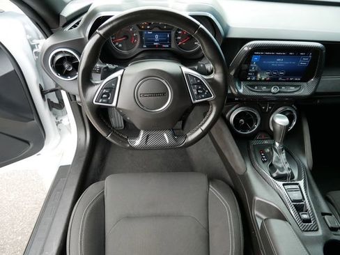 Used 2023 Chevrolet Camaro LT w/ Technology Package image 9