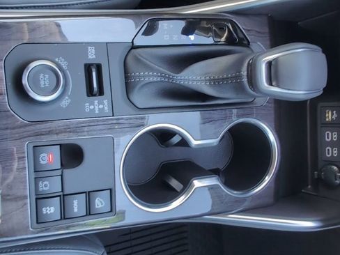 Used 2026 Toyota Highlander Limited image 20