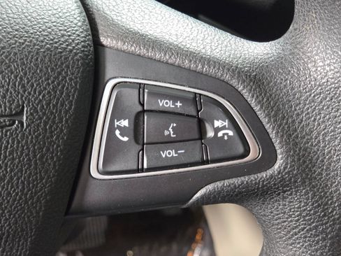 Used 2019 Ford Escape SE FWD image 23