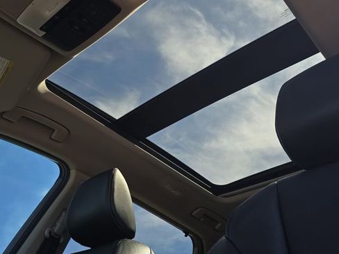 Used 2021 Nissan Rogue SL w/ Premium Package image 30