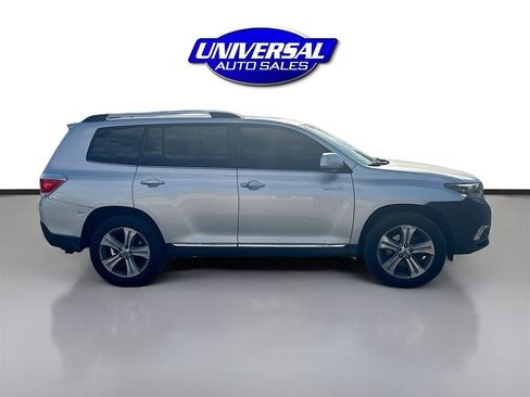 Used 2012 Toyota Highlander Limited w/ Tow Pkg image 6