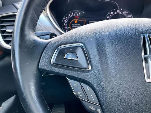 Used 2018 Lincoln MKX Reserve w/ Driver Assistance Package FWD image 23