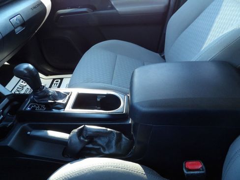 Used 2021 Toyota Tacoma SR RWD image 25