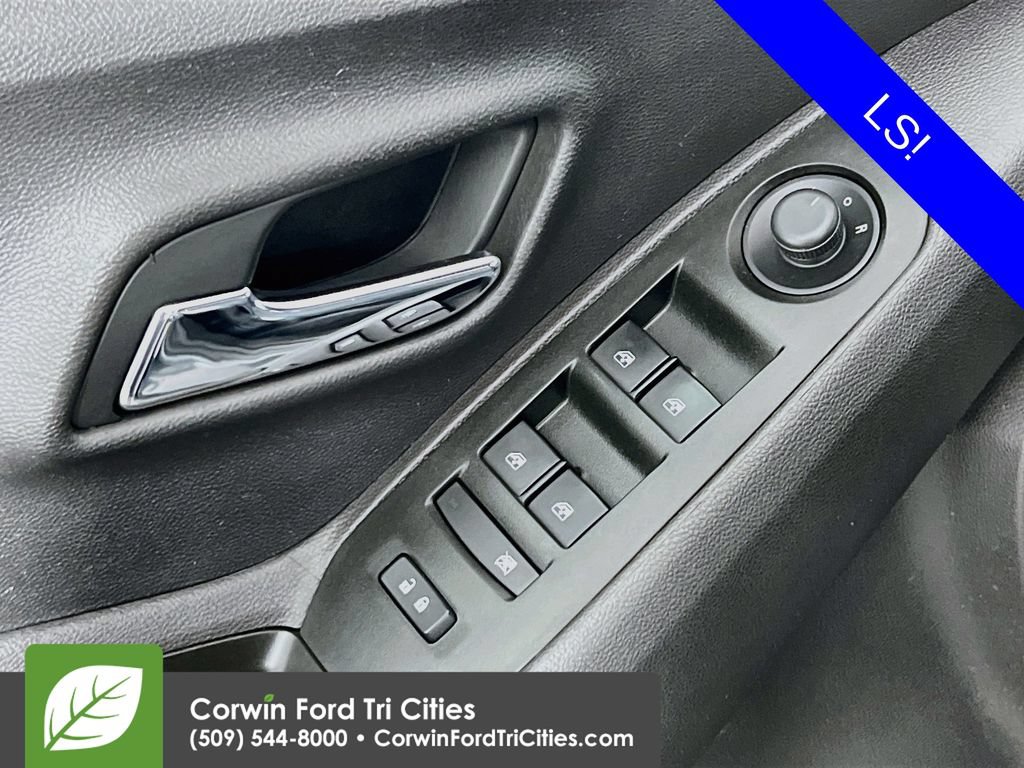 Used 2020 Chevrolet Trax LS w/ Tint and Cruise Package AWD/4WD image 11