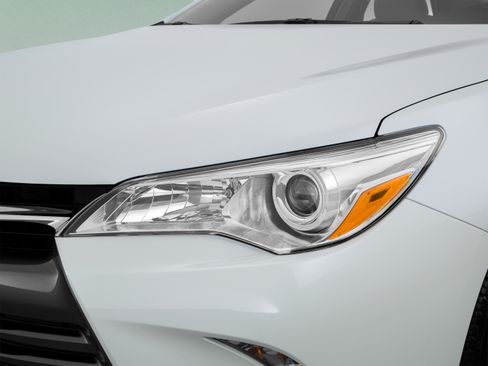 Used 2017 Toyota Camry SE FWD image 53