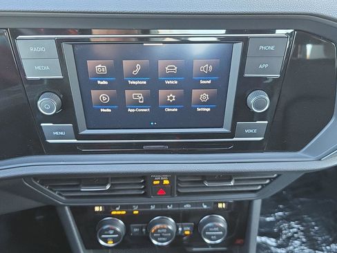 Certified 2023 Volkswagen Jetta SE image 14