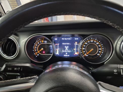 Used 2023 Jeep Gladiator Overland AWD/4WD image 24