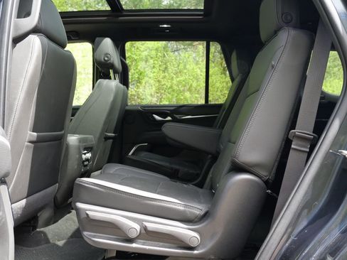 Used 2022 GMC Yukon Denali w/ Denali Premium Package AWD/4WD image 27