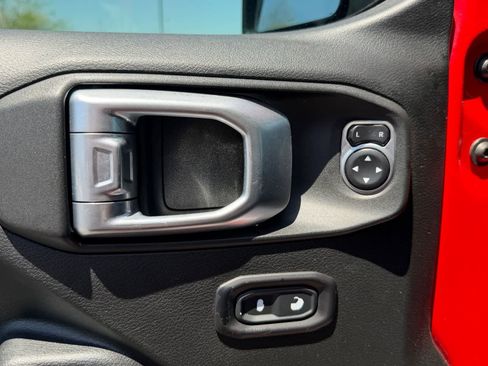 Used 2019 Jeep Wrangler Unlimited Sport S AWD/4WD image 13