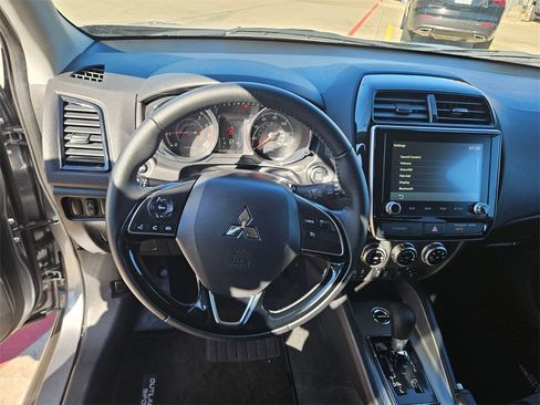 Used 2025 Mitsubishi Outlander Sport SE image 16