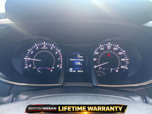 Used 2017 Toyota Avalon XLE Premium image 13