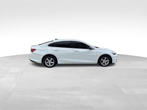 Used 2017 Chevrolet Malibu LS w/ LPO, Convenience Package 1 FWD image 8
