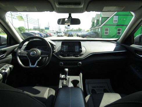 Used 2020 Nissan Altima 2.5 S FWD image 13