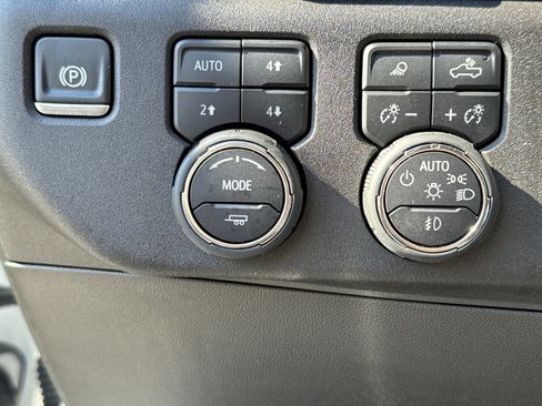 Used 2025 Chevrolet Silverado 1500 High Country image 19