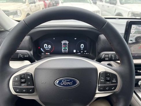 New 2026 Ford Explorer Active w/ Active Comfort Package AWD/4WD image 13