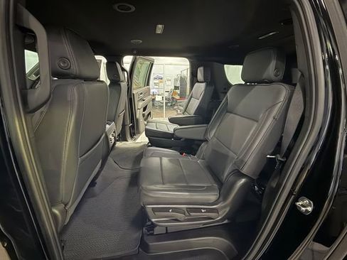 Certified 2025 GMC Yukon XL Denali image 11