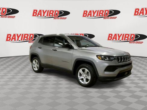 Used 2023 Jeep Compass Sport AWD/4WD image 2
