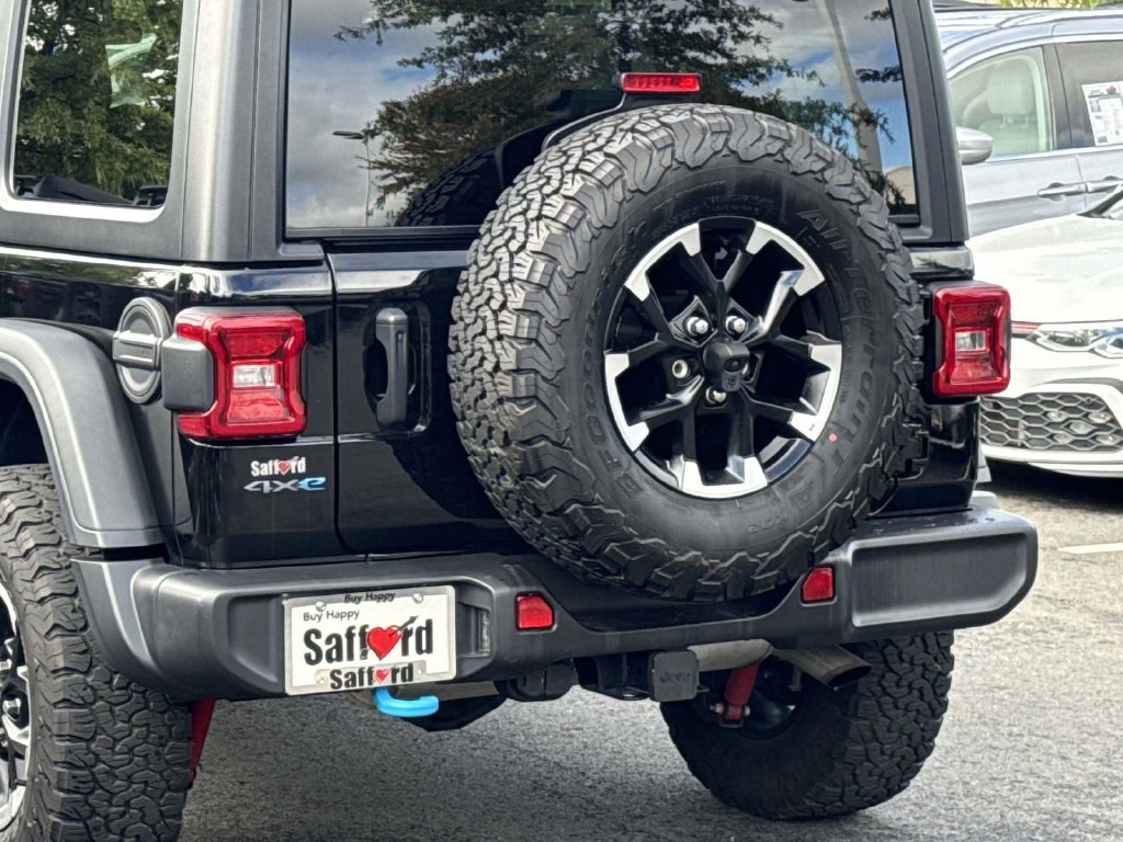 Used 2024 Jeep Wrangler Unlimited Rubicon 4xe w/ Convenience Group AWD/4WD image 10
