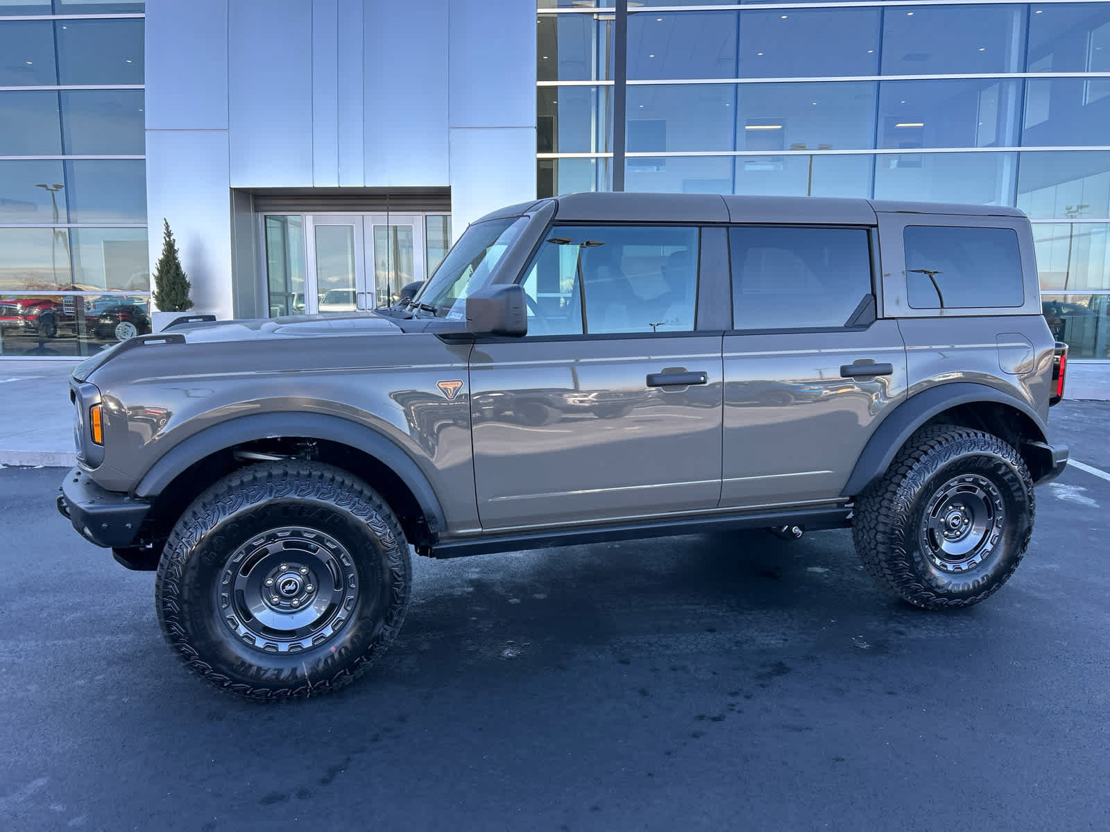 Used 2025 Ford Bronco Badlands w/ Sasquatch Package AWD/4WD image 11