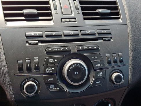 Used 2013 MAZDA MAZDA3 i SV FWD image 16