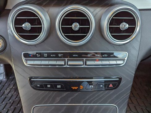 Used 2021 Mercedes-Benz GLC 300 4MATIC image 24