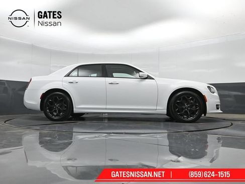 Used 2022 Chrysler 300 Touring L w/ Popular Equipment Group AWD/4WD image 40