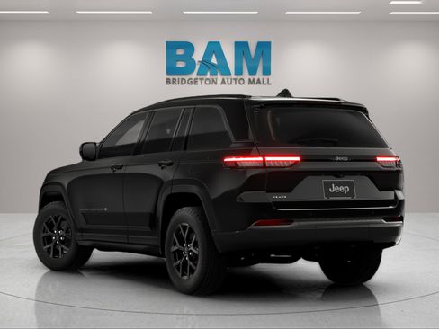 New 2026 Jeep Grand Cherokee Altitude image 10