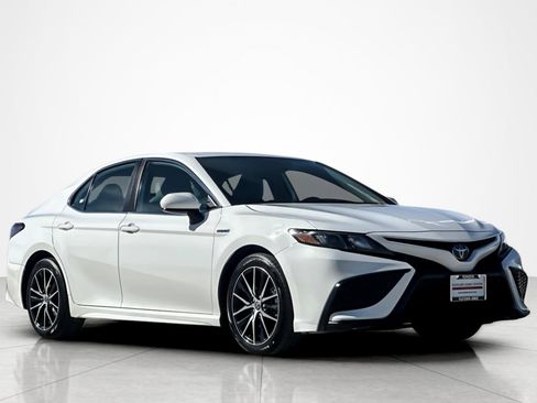 Certified 2021 Toyota Camry SE image 7