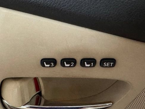 Used 2011 Lexus RX 350 AWD w/ Premium Pkg image 15