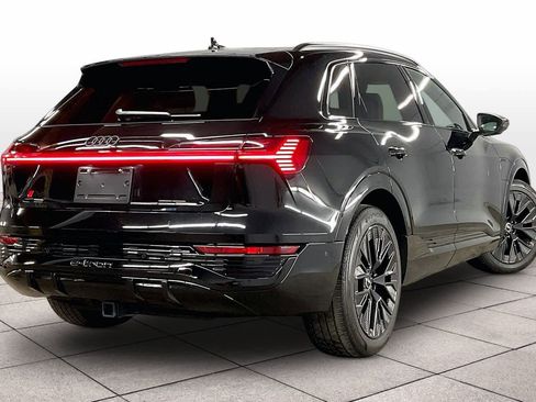 Used 2024 Audi Q8 e-tron Prestige w/ Prestige Package image 14