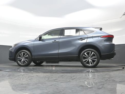 Used 2021 Toyota Venza LE image 29